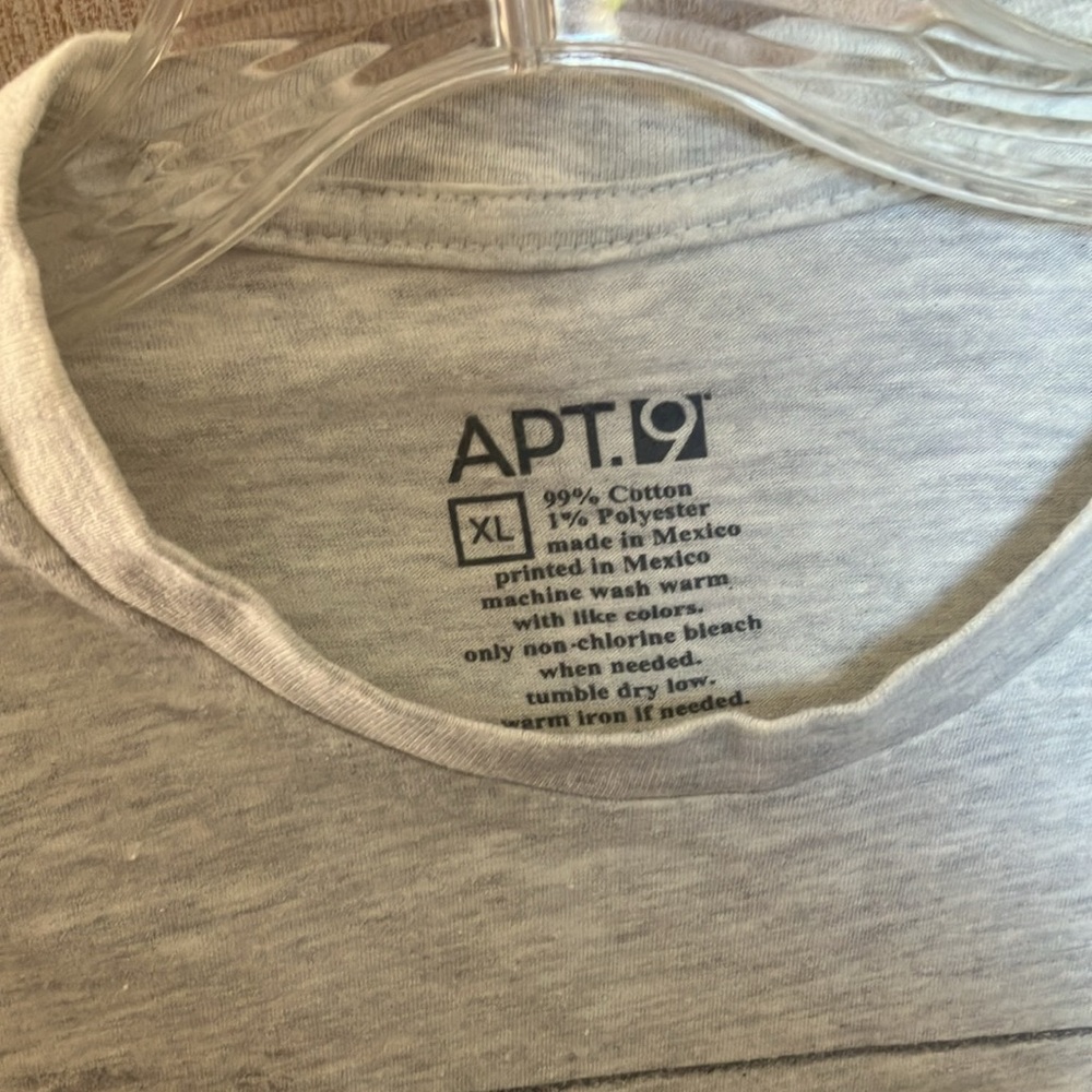 FINAL MARKDOWN Apt. 9 Gray Short Sleeve Tee with Artistic Design - Picture 3 of 3